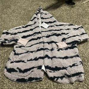 Lularoe NWT Teddy jacket medium